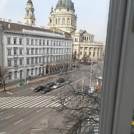 Apartment Centre Andrassy 1 *