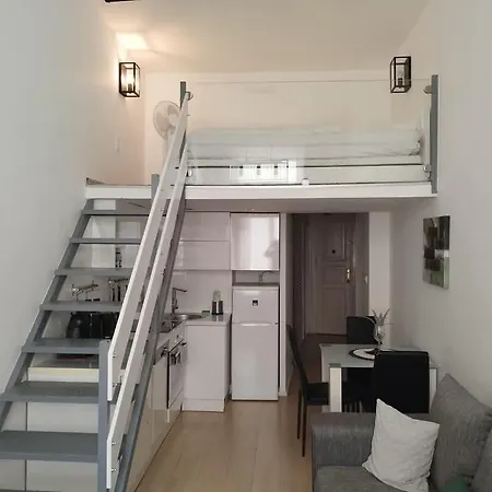 Apartment Centre Andrassy 1 *